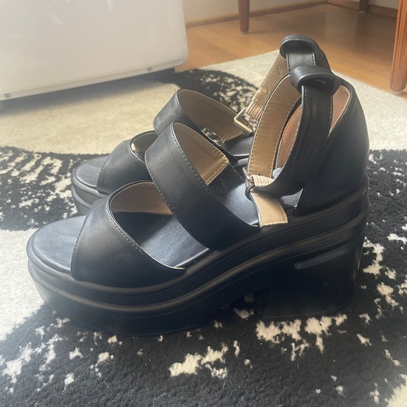 Y2K style heeled sandals - Picture 3 of 3